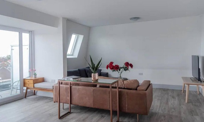 Brondesbury Park Apartment | ASA-27 All Souls Avenue
