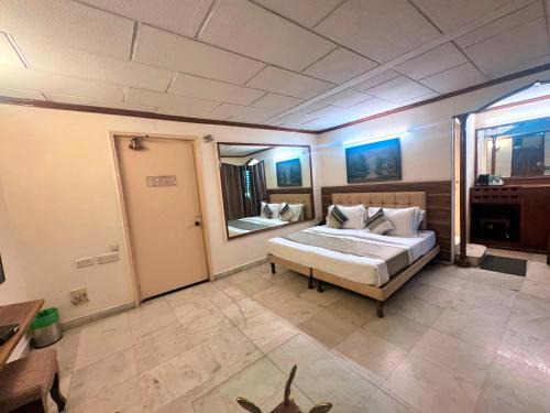 Connaught Place Hotel | ASAR CP Outer Circle
