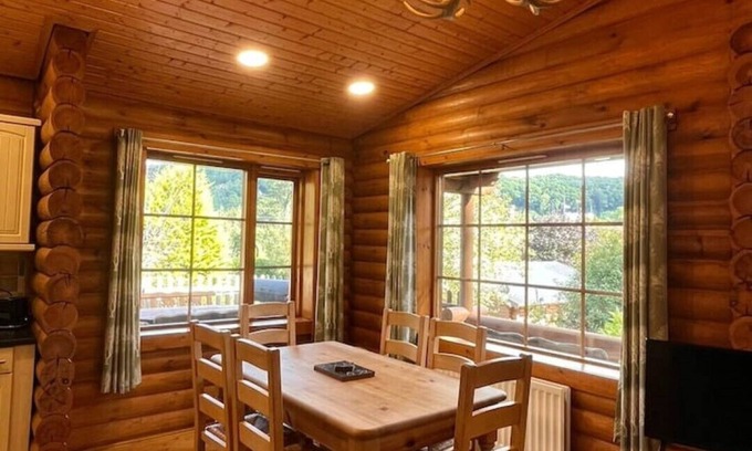 Aymestrey Cabin | 'Ash' Beautiful Log Cabin With Private Hot Tub