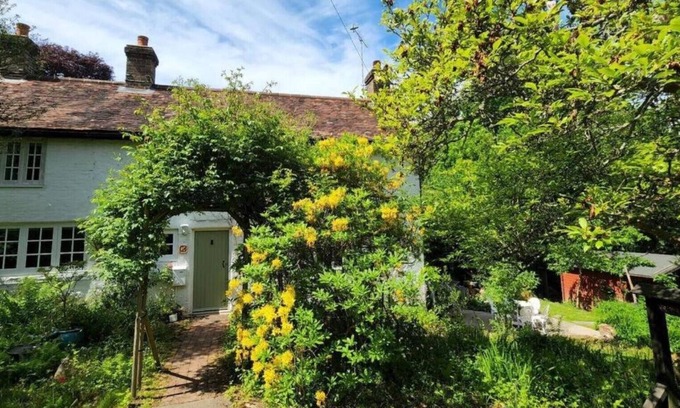 Crowborough Apartment | Ashdown Forest Character Cottage, 18th Century