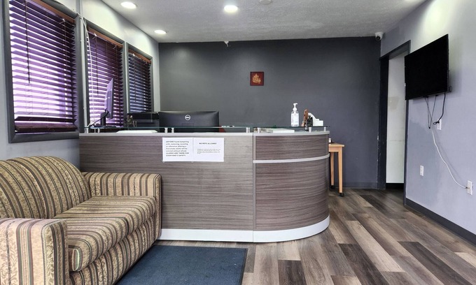 Plainfield Hotel | Ashley Motel