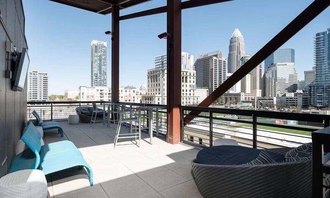 Third Ward Apartment | ASK FOR Discount-luxury Serviced Apt in Uptown CLT