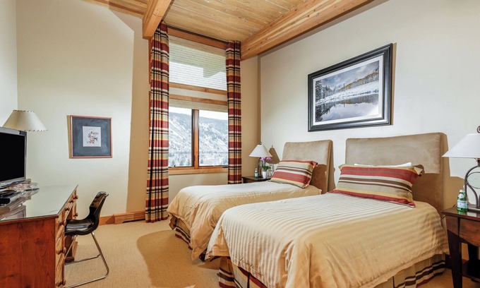 Aspen Condo | Aspen Alps Two bedroom condo with amazing views of Aspen Mountain