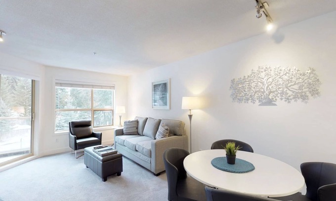 Blackcomb Condo | Aspens #335 Prime Ski-in Ski-out Location! Pool, Hot tubs, BBQ, sleeps 4