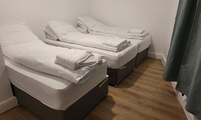 Patchway Apartment | Aspire 1 bedroom, 3 Single Beds