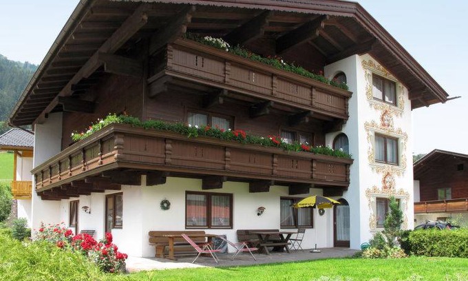 Aschau Im Zillertal Apartment | 90 m² Apartment ∙ 3 bedrooms ∙ 7 guests