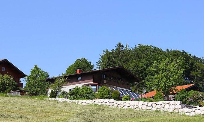 Kirchberg bei Mattighofen Apartment | 100 m² Apartment ∙ 2 bedrooms ∙ 6 guests