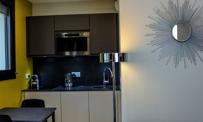 Clermont Ferrand City Centre Apartment | AT HOME Studio meublé, Place Jaude