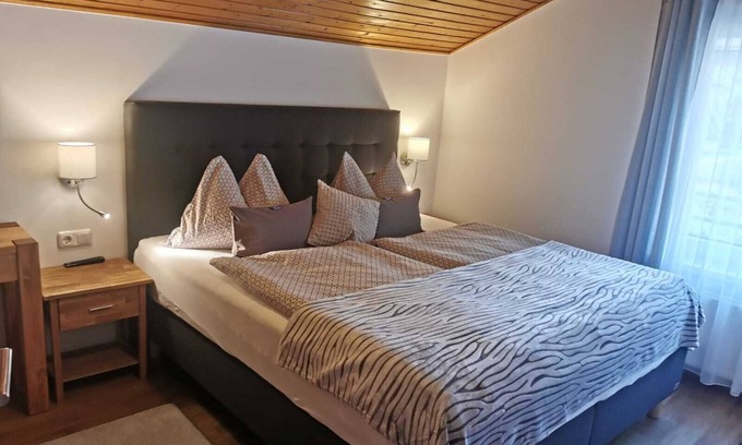 Ried Apartment | Apartment WALDHORN apartment for 2-4 persons with bathing area
