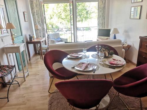 Honfleur Apartment | At the Balconies on the Digue Chic T3 for 2 to 4p baby with garage