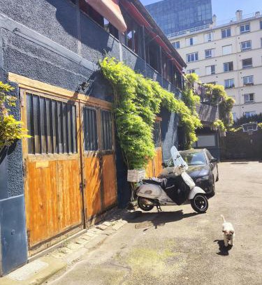 Clichy Apartment | Atelier Bleu Charmant petit Loft