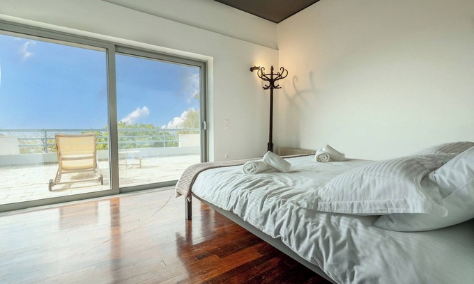 Saronida Apartment | Athenian Riviera Seafront Residence