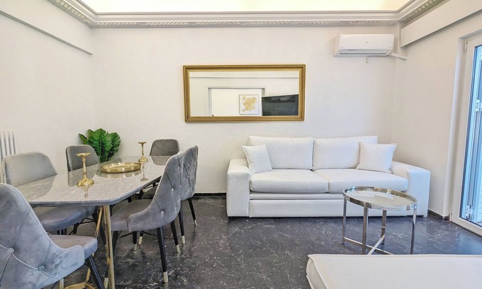 Gazi Apartment | Athens Divas Secret Suite 5