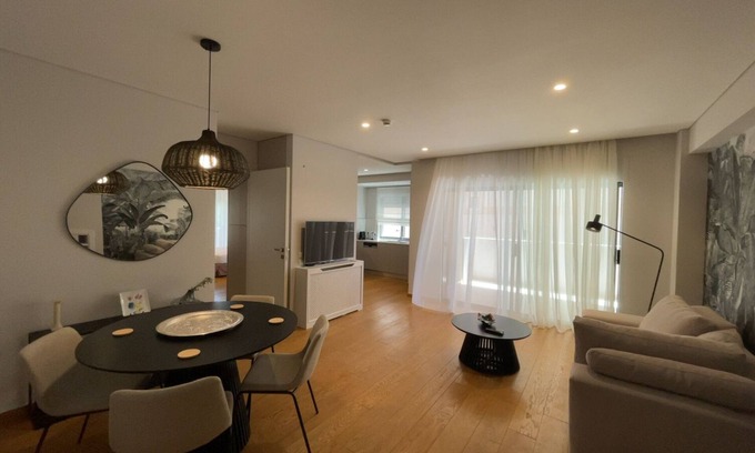 Alimos Apartment | Athens Riviera 2-Bed Apt & Pool Access #Unoblu®
