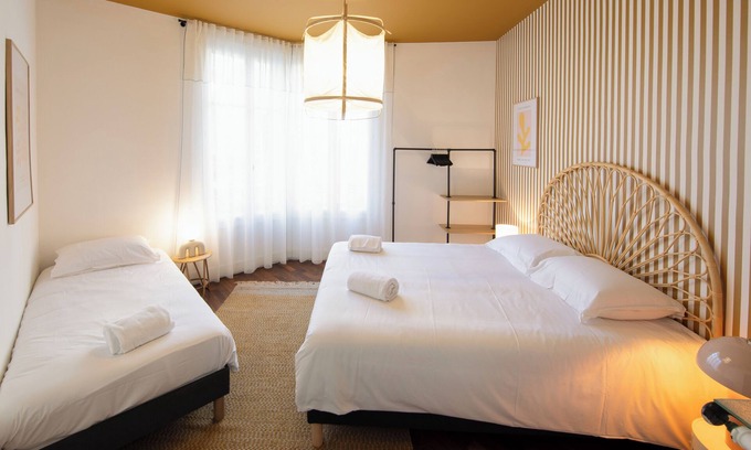 Orleans Apartment | Athos, L'élégant