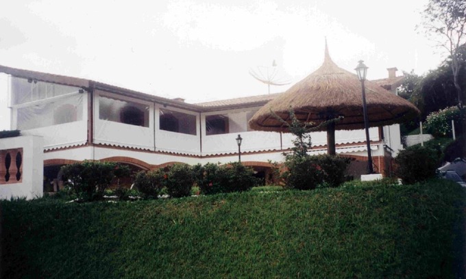 Laranja Azeda House | ATIBAIA - EASY ACCESS IN CLOSED CONDOMINIUM, NEAR BIG STONE