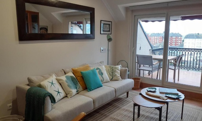 Figueras (Castropol) Apartment | Atico con terraza y piscina comunitaria