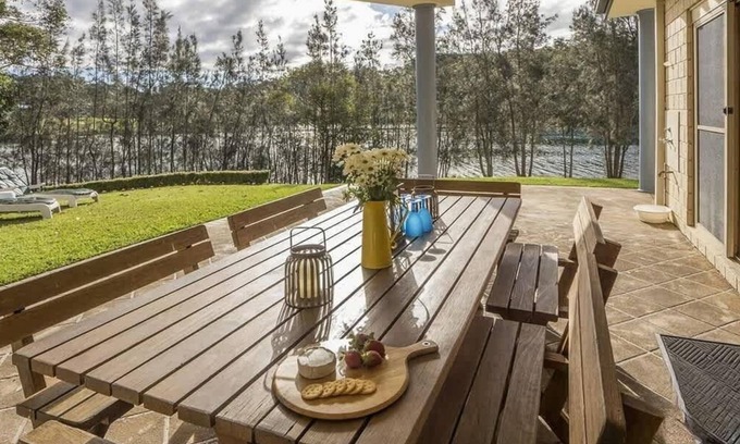 Conjola Park House | Atlantis on Lake Conjola