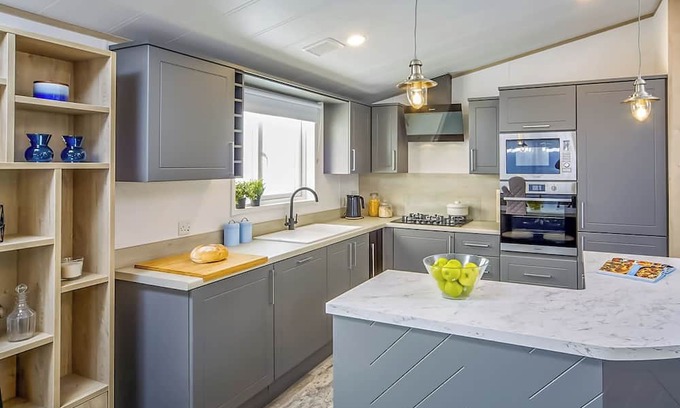 Holton Le Clay Ski Chalet | Atlas Lilac Lodge VIP
