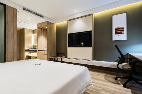 Shinan District Hotel | Atour Hotel Qingdao May Fourth Square Yunxiao Road