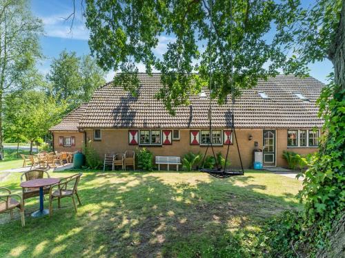 Giethoorn House | Attractive farmhouse in Giethoorn with garden
