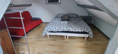 Chalette-sur-Loing Apartment | Atypique Studio en Duplex