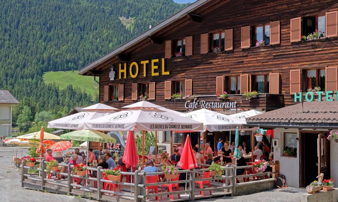 Bourg-Saint-Pierre Hotel | Au Bivouac de Napoléon