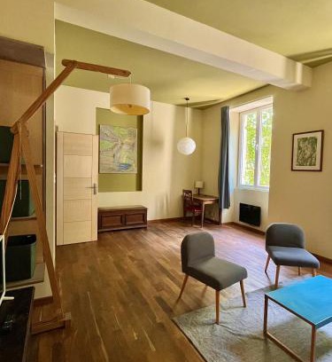 Lormont Apartment | Au Bord de la Rive