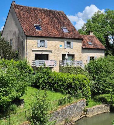 Saint-Germain-les-Arlay Bed & Breakfast | Au Lavoir du Serein "La Billaude" et "La Langouette"