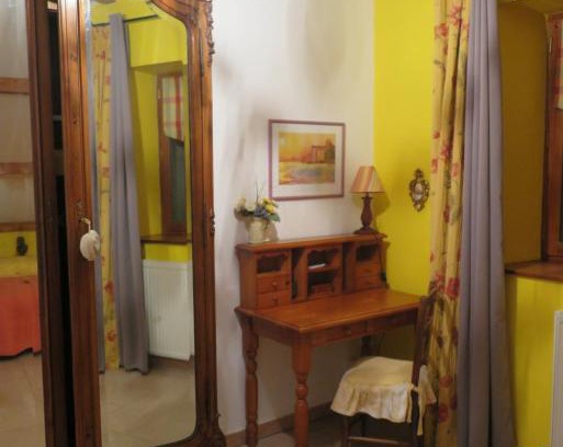 Belley House | "Au Saint-Jean