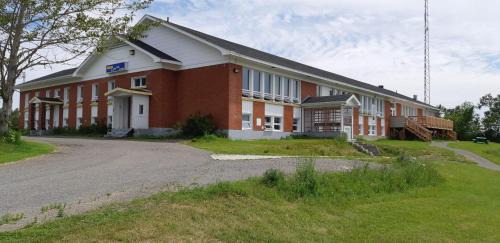 Cap-aux-Os Hotel | Auberge La Petite École de Forillon