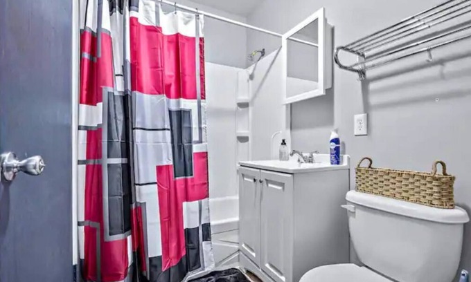 Aurora Apartment | Aurora Gem: Cozy Studio, near Downtown Aurora