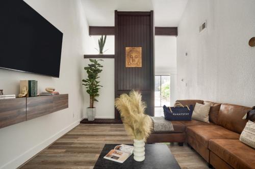 South River City House | Austin Escape Prime Location Shared Yard Oasis Fairlawn Buyout by AvantStay
