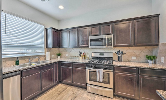 Austin House | Austin Home ~ 12 Mi to Downtown!