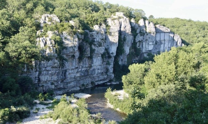 Labeaume Cottage | Authentic and modern pool, South Ardeche, 2kms from the river