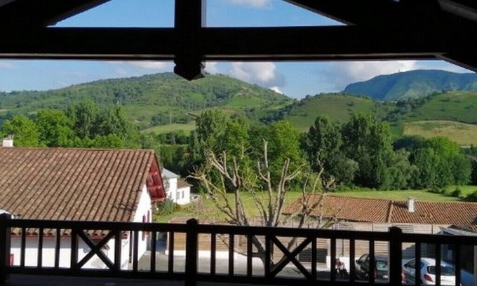 Osses Cottage | Authentic gite with mountain views & private spa