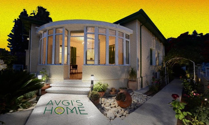 Limassol Bed & Breakfast | Avgi's Home