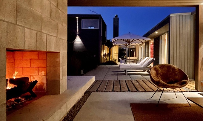 Omaha House | Award Winning Beach House - 100m from Beach