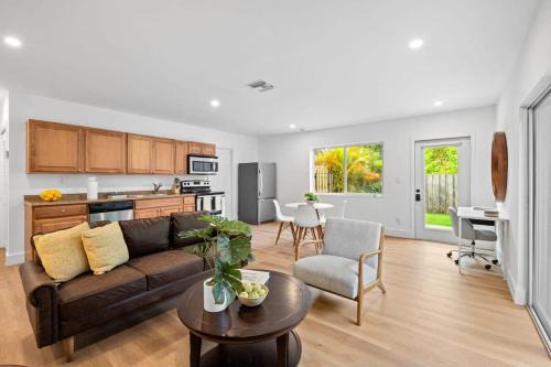 Sailboat Bend Apartment | Awesome 1BR Apartment @Sailboat