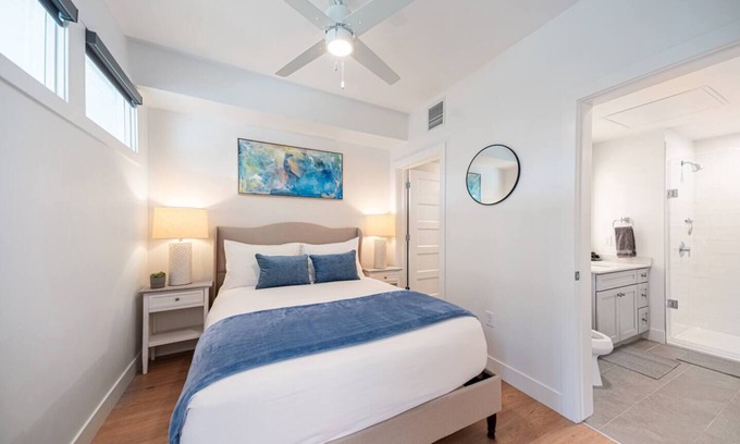 Downtown Salt Lake City Apartment | Awesome Amenities! Pool/HotTub/Gym/Bowling + More!
