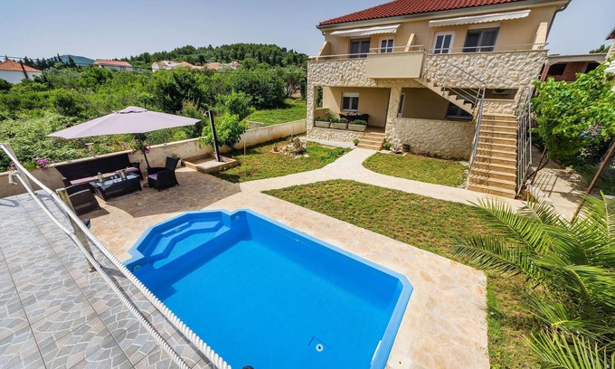 Zdrelac Apartment | Awesome apartment in Zdrelac with WiFi