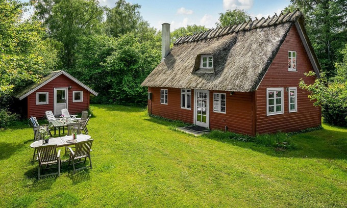 Bogense House | Awesome home in Bogense with kitchen