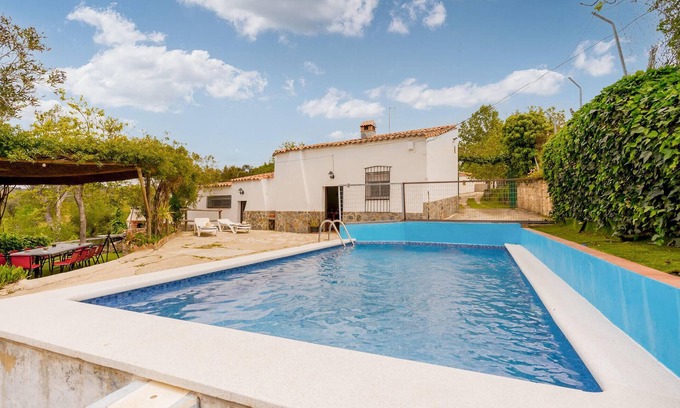 Calabazares House | Awesome home in Cortegana with WiFi