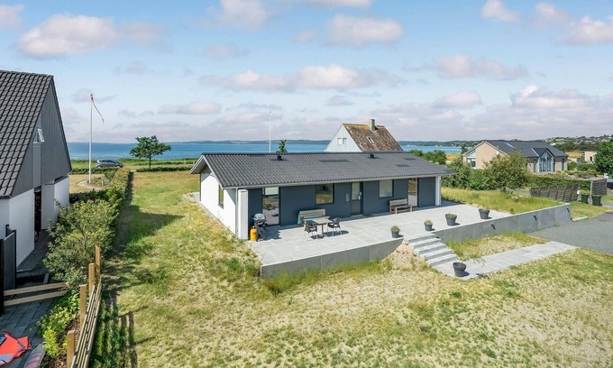 Vibæk Strand House | Awesome home in Ebeltoft with WiFi