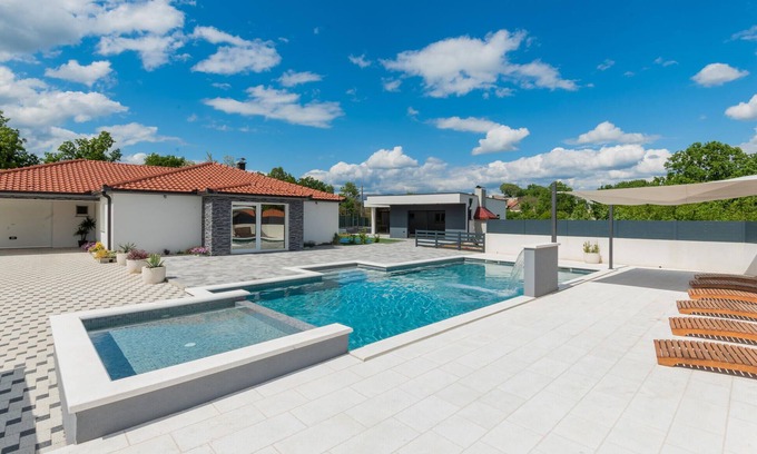 Grubine House | Awesome home in Grubine with sauna
