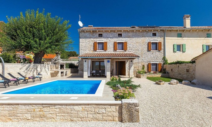 Kurili House | Awesome home in Kanfanar