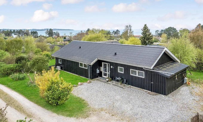 Knebel House | Awesome home in Knebel with sauna
