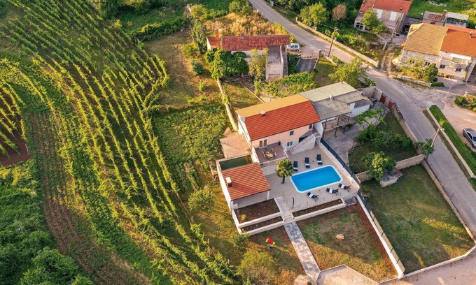 Podbablje House | Awesome home in Krivodol with WiFi