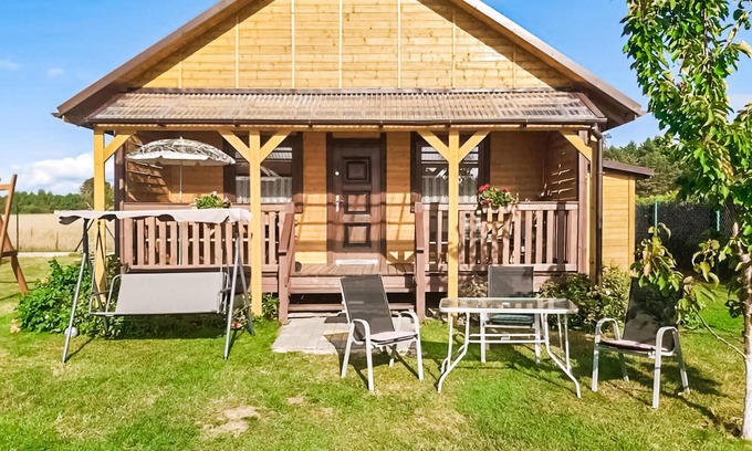 Bialogora House | Awesome home in Wierzchucino with WiFi