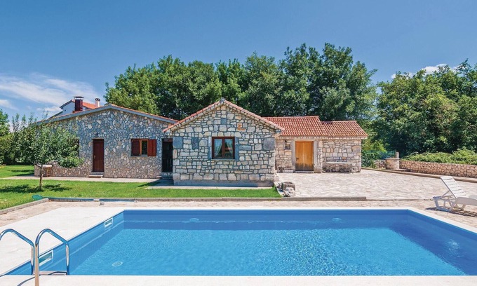 Brisevo House | Awesome home in Zadar with kitchen